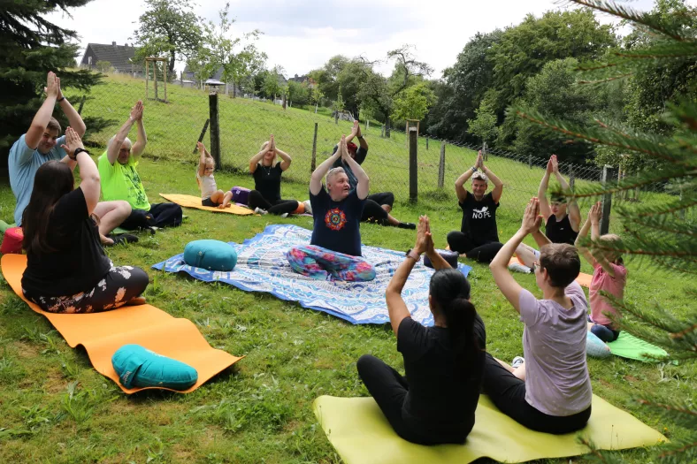 Yoga im Garten